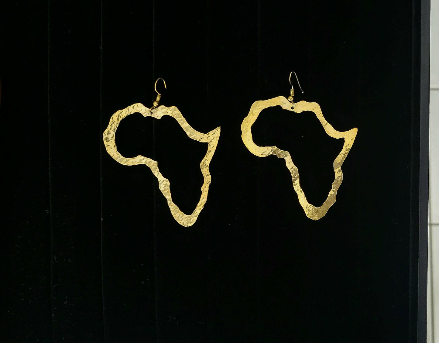 Drop Brass earrings Africa collection.