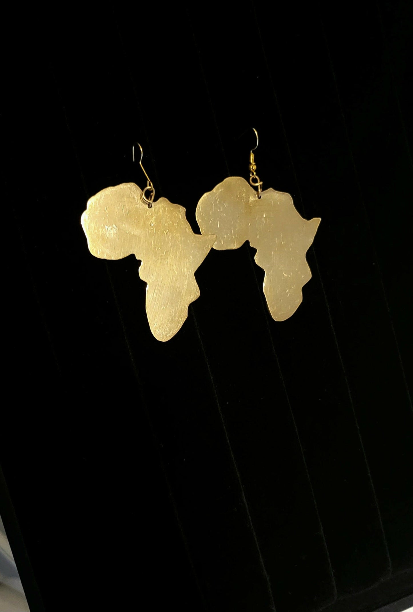 Drop Brass earrings Africa collection.