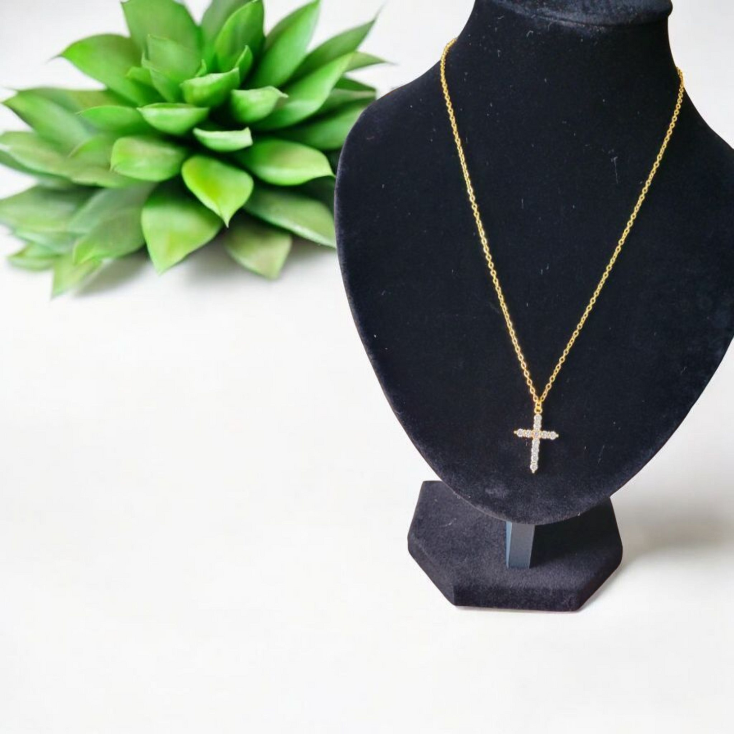 "Cross" necklace,18k gold plated steel.