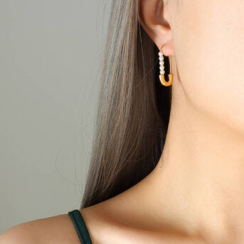 Pearl-pin Luxe earrings 18k gold-plated steel.